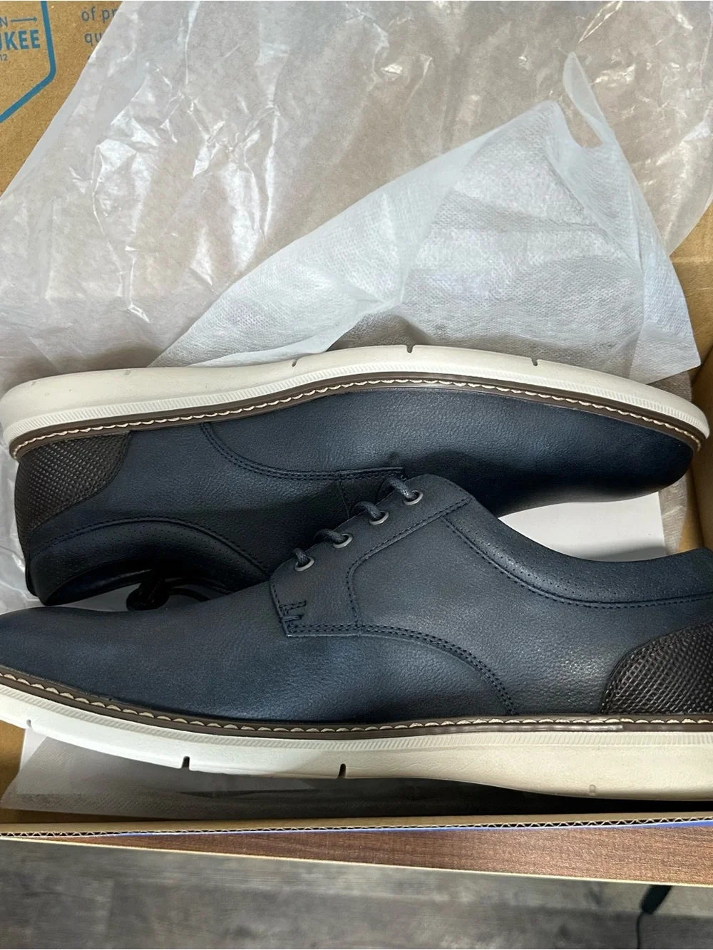 Nunn Bush sleek black